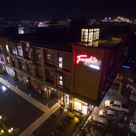 באגויו Travelite Express Hotel מראה חיצוני תמונה